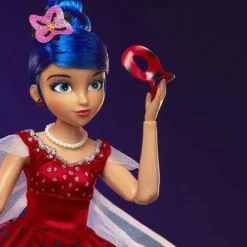 Miraculous: Ladybug & Cat Noir: The Movie - Marinette Collector's Edition 12