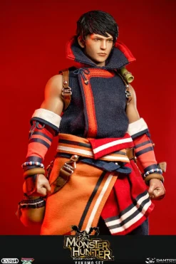 Monster Hunter - Male Hunter Yukumo Armour 1/6th Scale Action Figure
