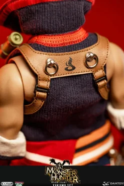 Monster Hunter - Male Hunter Yukumo Armour 1/6th Scale Action Figure