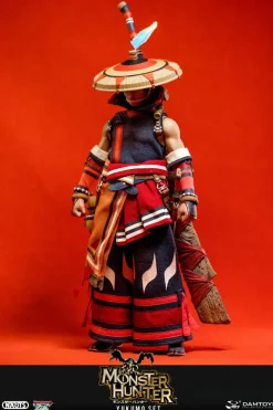 Monster Hunter - Male Hunter Yukumo Armour 1/6th Scale Action Figure