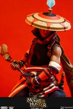 Monster Hunter - Male Hunter Yukumo Armour 1/6th Scale Action Figure