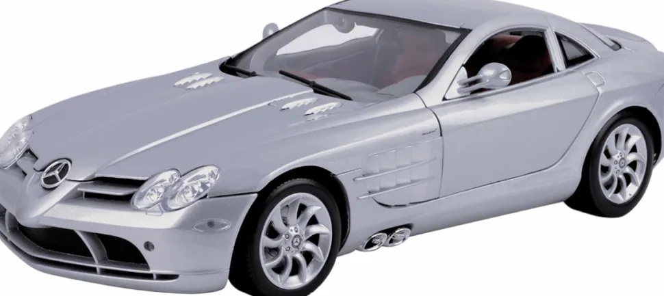 Motormax - Mercedes-Benz SLR McLaren Timeless Legends Collection 1/12th Scale Die-Cast Vehicle Replica (Closed Box Packaging)