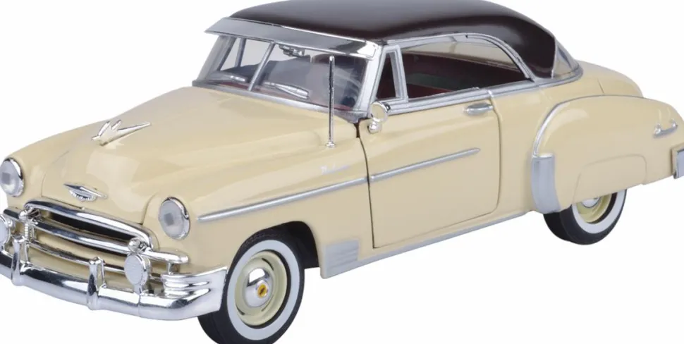 Motormax - Yellow 1950 Chevy Bel Air Timeless Legends Collection 1/24th Scale Die-Cast Vehicle Replica