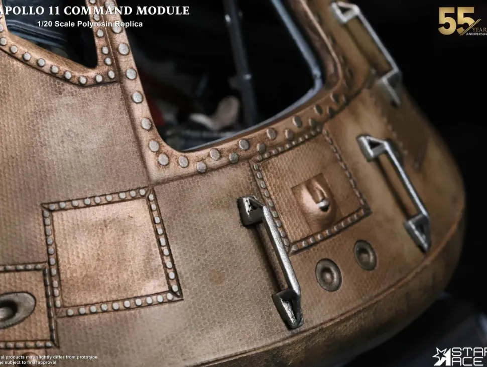 NASA - Apollo 11 Command Module Deluxe 1:20 Scale Replica