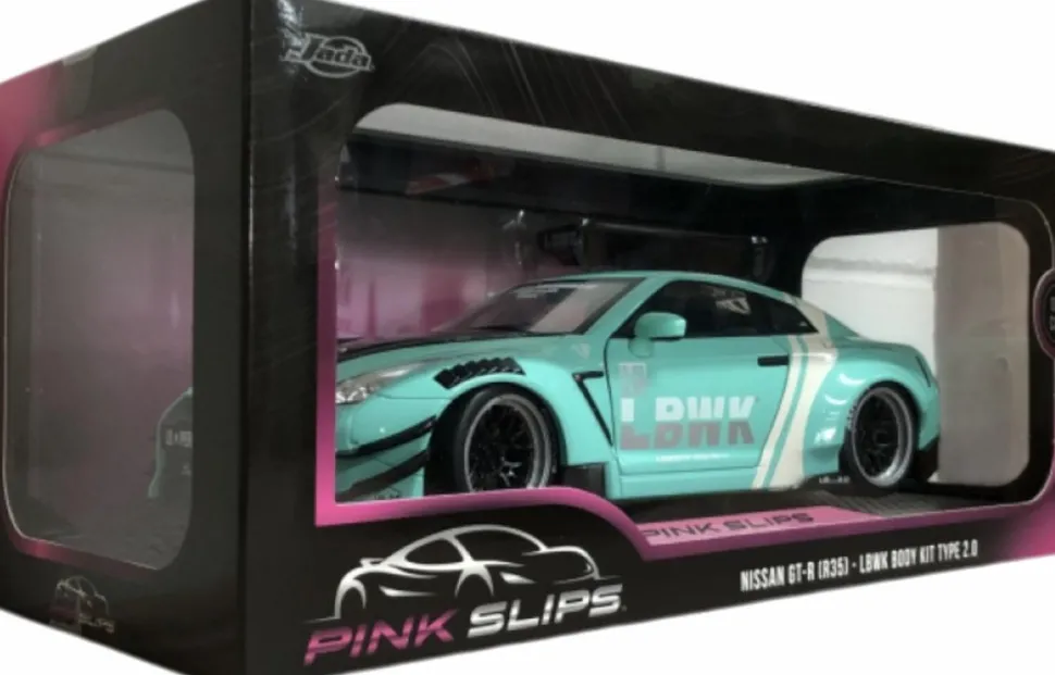 Pink Slips - Nissan GT-R R35 LBWK Body Kit Type 2.0 1/18th Scale Die-Cast Vehicle Replica