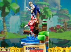 Sonic the Hedgehog - Sonic the Hedgehog vs Chopper 11” Diorama Statue