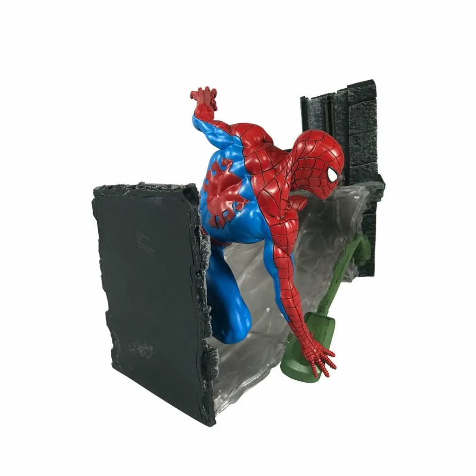Spider-Man - Spider-Man Webbing Marvel Gallery 7” PVC Diorama Statue