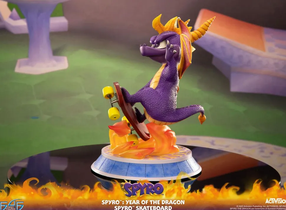 Spyro the Dragon - Year of the Dragon Spyro (Skateboard Version) 13" Statue