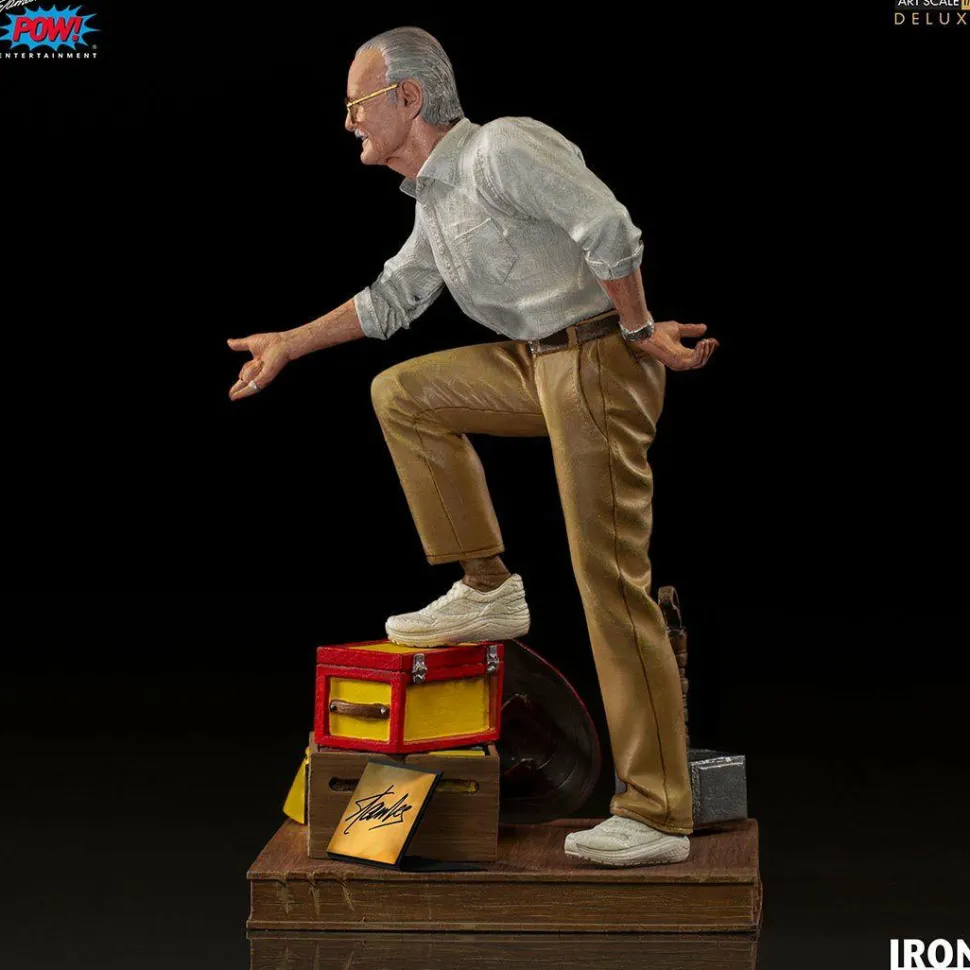 Stan Lee - Stan Lee Deluxe 1/10th Scale Statue