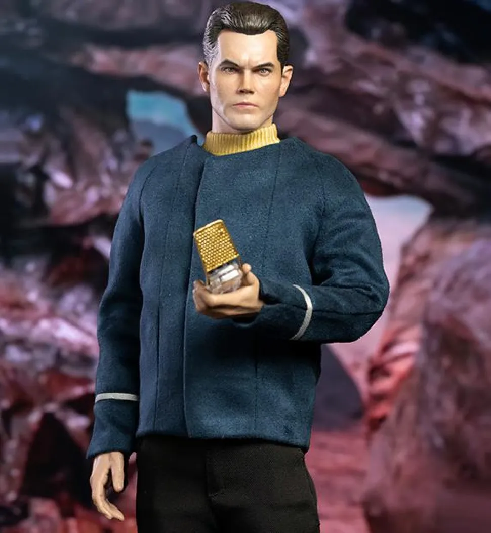 Star Trek - Captain Christopher Pike 1/6th Scale Action Figure