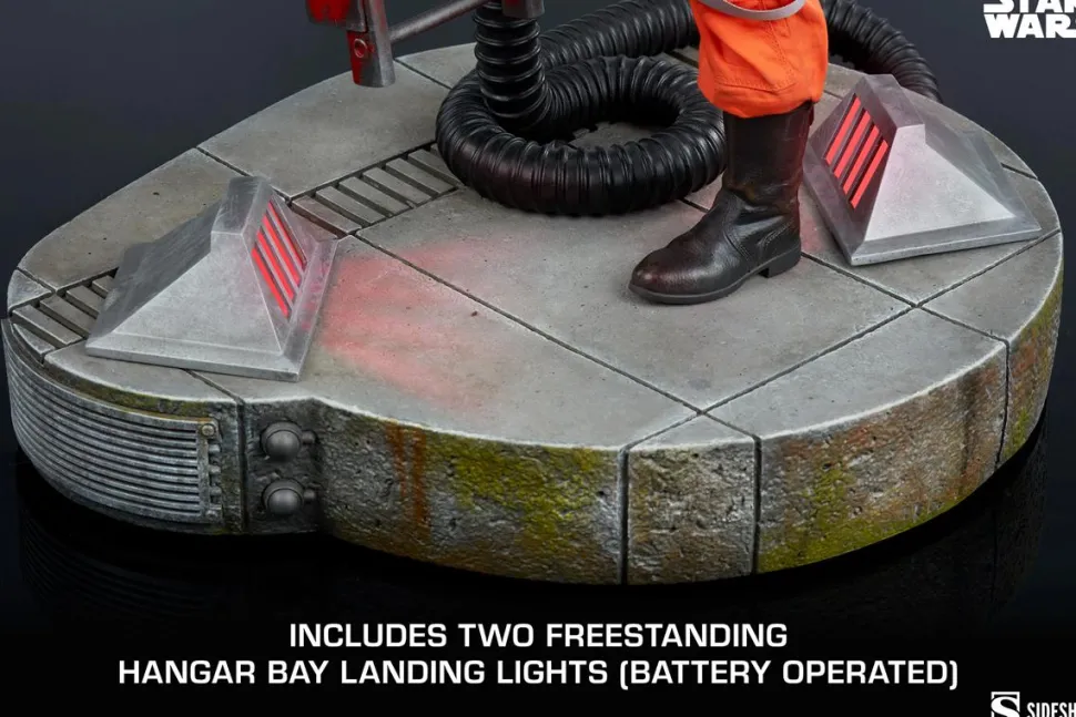 Star Wars - Luke Skywalker & X-Wing: Red Five, Standing By Premium Format Statue