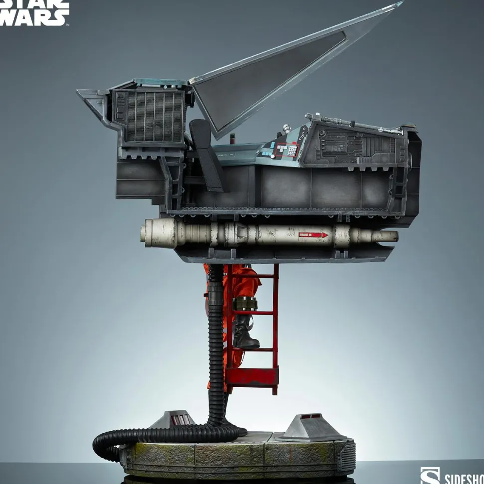 Star Wars - Luke Skywalker & X-Wing: Red Five, Standing By Premium Format Statue