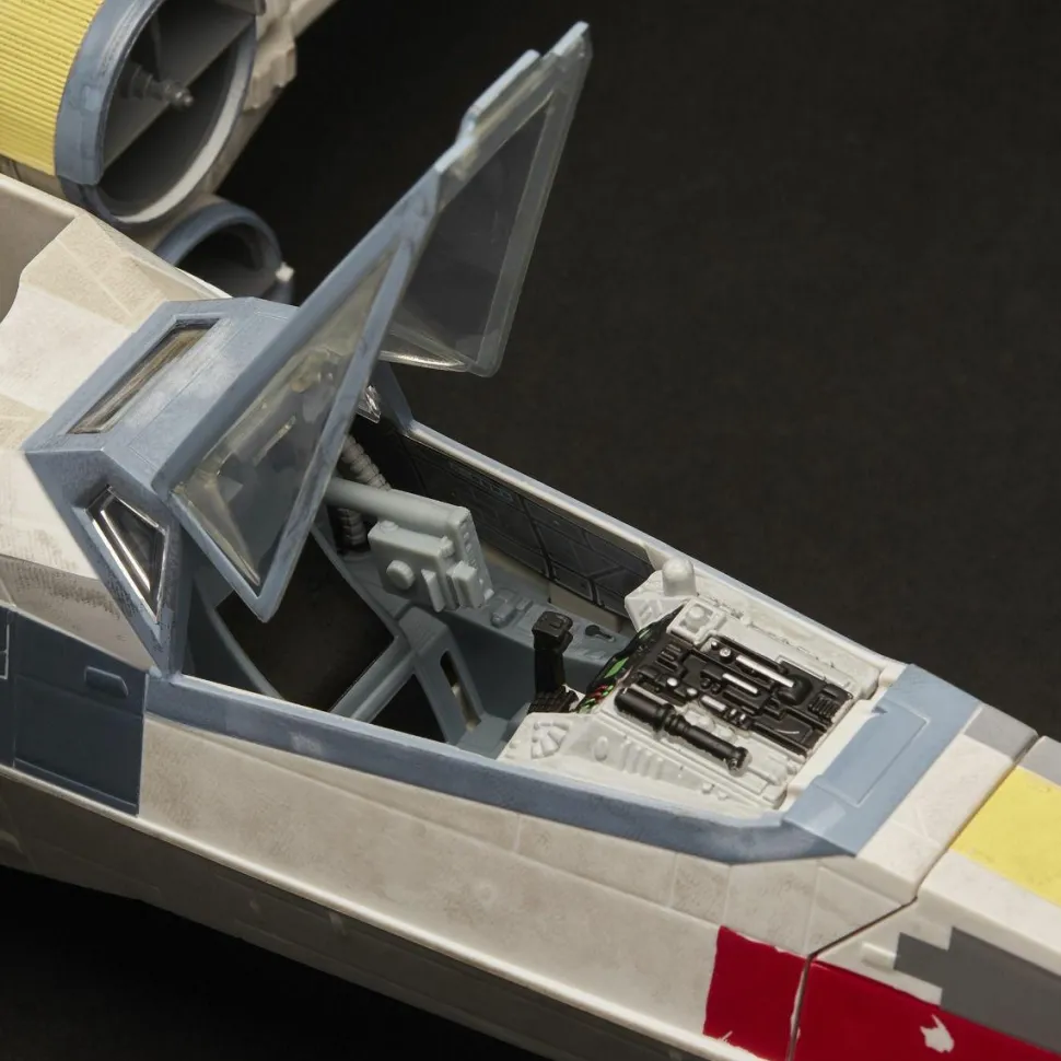 Star Wars Episode IV: A New Hope - Luke Skywalker's Red Five X-Wing Fighter Vintage Collection Kenner 3.75" Scale Action Figure Vehicle