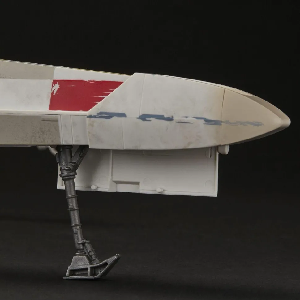 Star Wars Episode IV: A New Hope - Luke Skywalker's Red Five X-Wing Fighter Vintage Collection Kenner 3.75" Scale Action Figure Vehicle