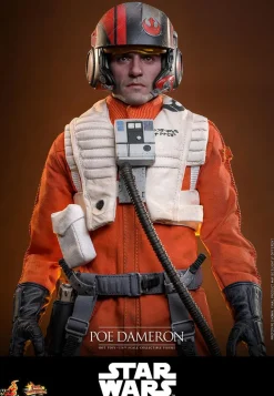 Star Wars Episode VII: The Force Awakens - Poe Dameron 1/6th Scale Hot Toys Action Figure