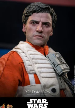 Star Wars Episode VII: The Force Awakens - Poe Dameron 1/6th Scale Hot Toys Action Figure