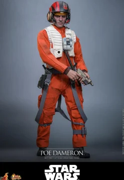 Star Wars Episode VII: The Force Awakens - Poe Dameron 1/6th Scale Hot Toys Action Figure