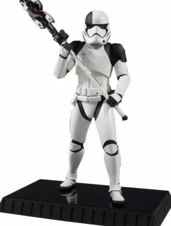 Star Wars Episode VIII: The Last Jedi - Executioner Trooper 1/6th Scale Statue