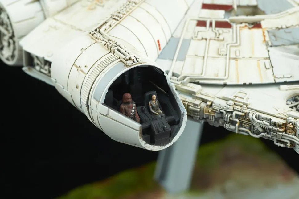 Star Wars Episode VIII: The Last Jedi - Millennium Falcon 1/144 Scale Vehicle Replica Model Kit