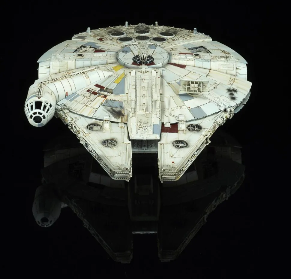 Star Wars Episode VIII: The Last Jedi - Millennium Falcon 1/144 Scale Vehicle Replica Model Kit
