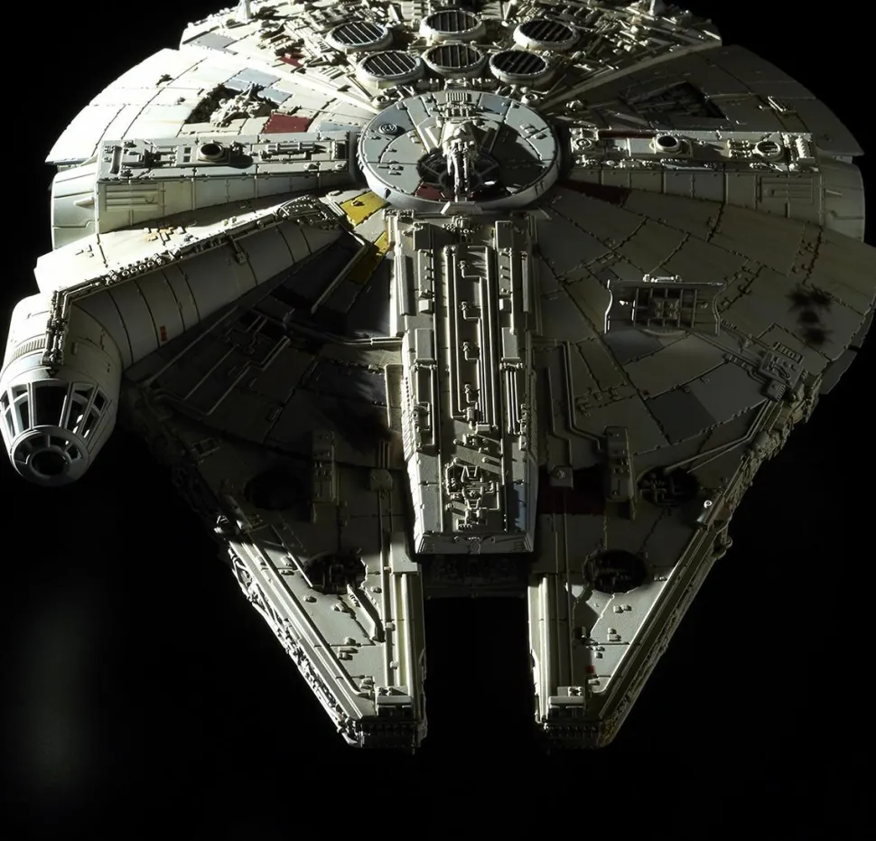 Star Wars Episode VIII: The Last Jedi - Millennium Falcon 1/144 Scale Vehicle Replica Model Kit