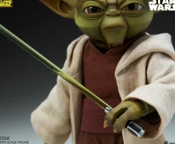 Star Wars: The Clone Wars - Yoda 1/6th Scale Action Figure