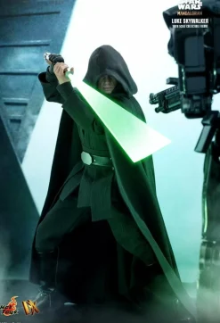 Star Wars: The Mandalorian - Luke Skywalker 1/6th Scale Hot Toys Action Figure