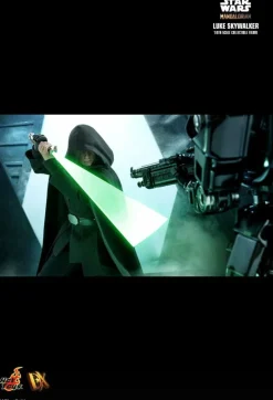 Star Wars: The Mandalorian - Luke Skywalker 1/6th Scale Hot Toys Action Figure