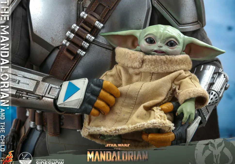 Star Wars: The Mandalorian - The Mandalorian & The Child 1/4 Scale Hot Toys Action Figure 2-Pack (Int Sales Only)