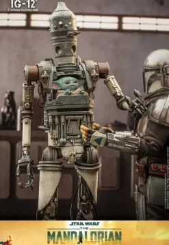Star Wars: The Mandalorian - IG-12 1/6th Scale Hot Toys Action Figure