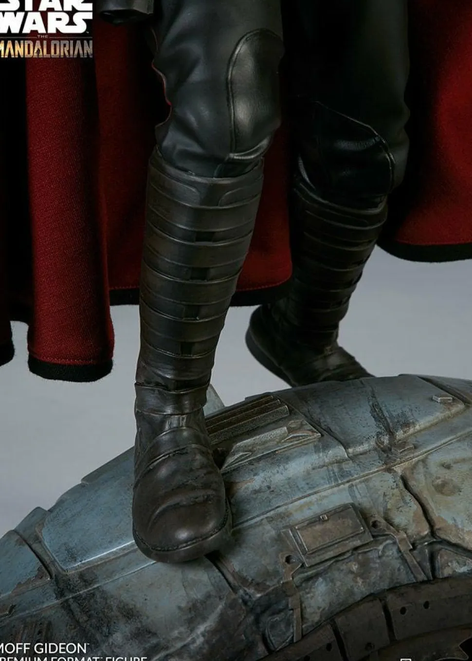 Star Wars: The Mandalorian - Moff Gideon Premium Format Statue