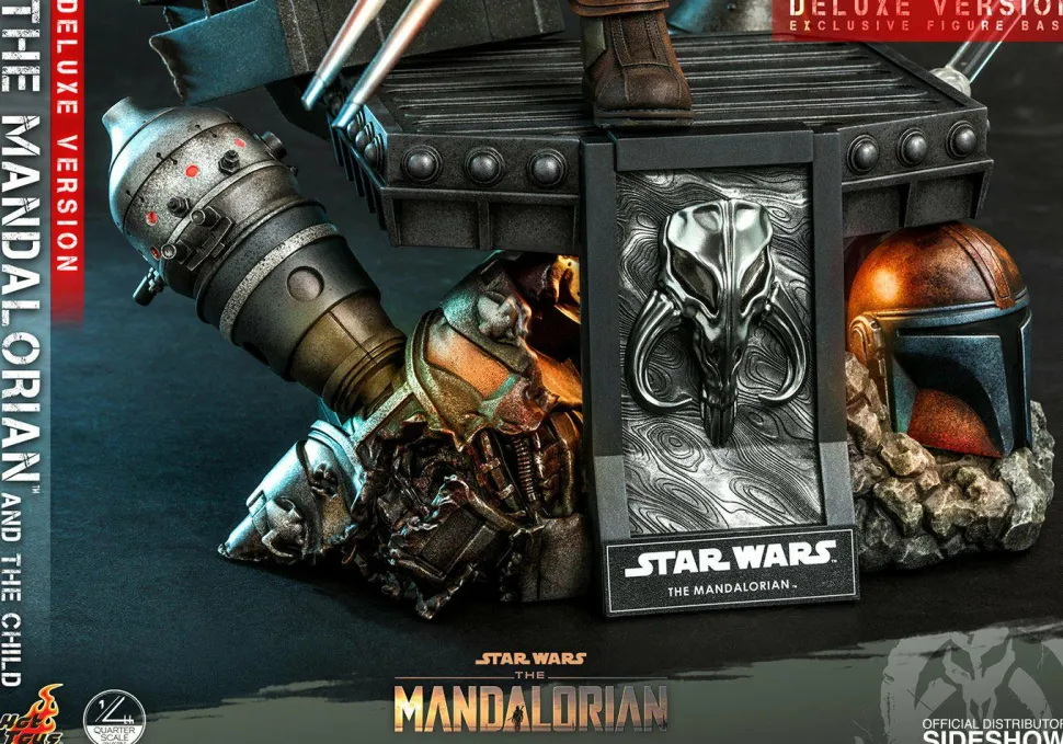 Star Wars: The Mandalorian - The Mandalorian & The Child Deluxe 1/4 Scale Hot Toys Action Figure 2-Pack (Int Sales Only)