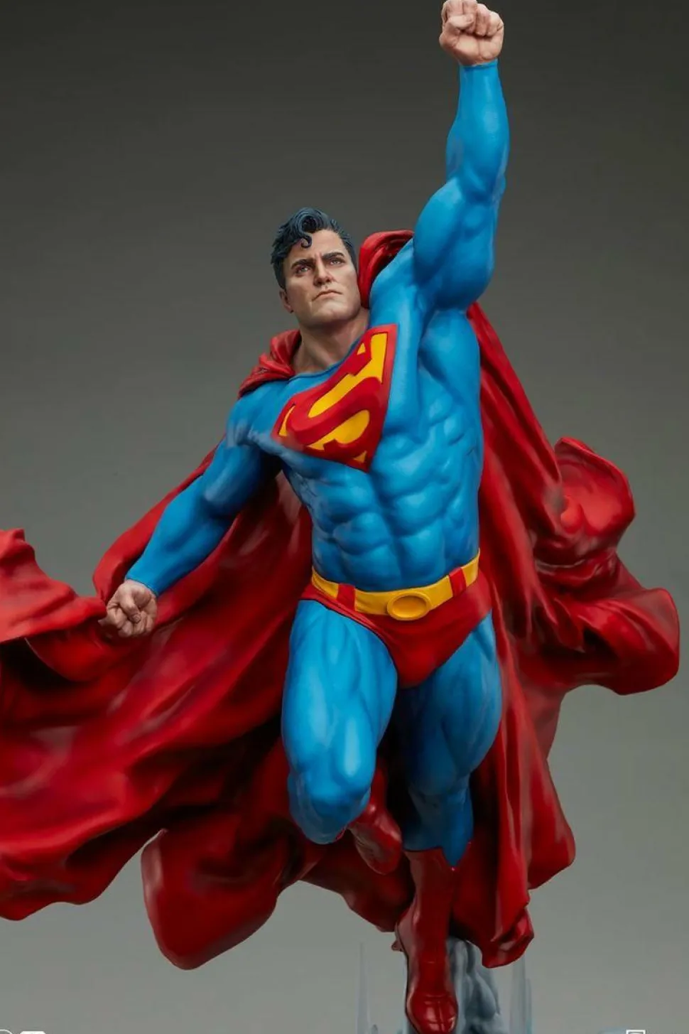 Superman - Superman Premium Format Statue by The Kucharek Brothers