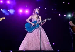 Taylor Swift - Icons of Style: Taylor Swift Hardcover Book