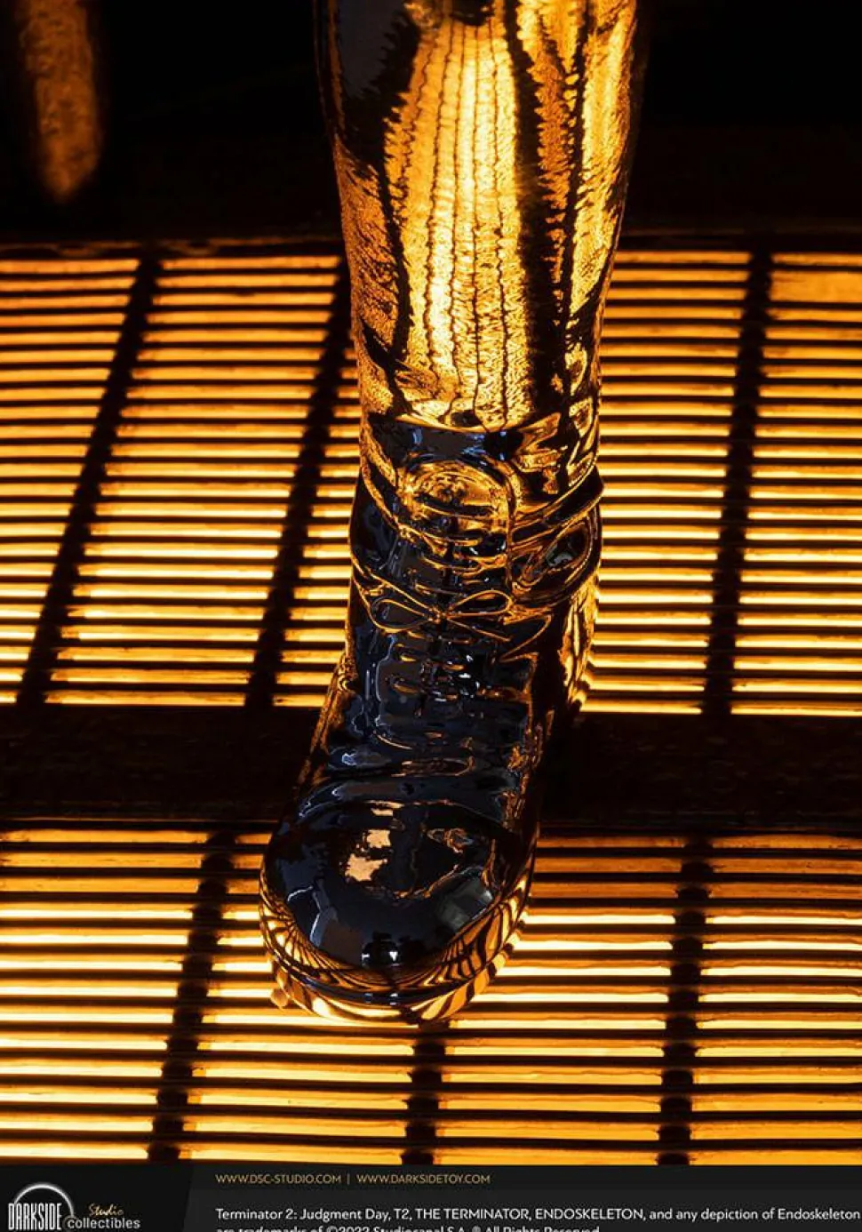 Terminator 2: Judgement Day - T-1000 Liquid Metal 1/3 Scale Statue