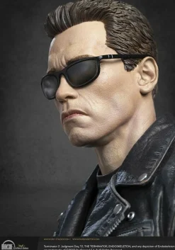 Terminator 2: Judgment Day - T-800 1/3 Scale Statue
