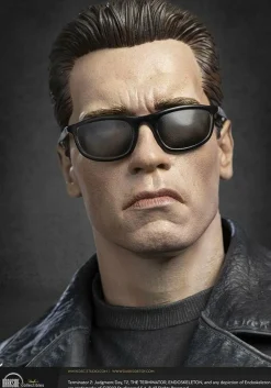 Terminator 2: Judgment Day - T-800 1/3 Scale Statue