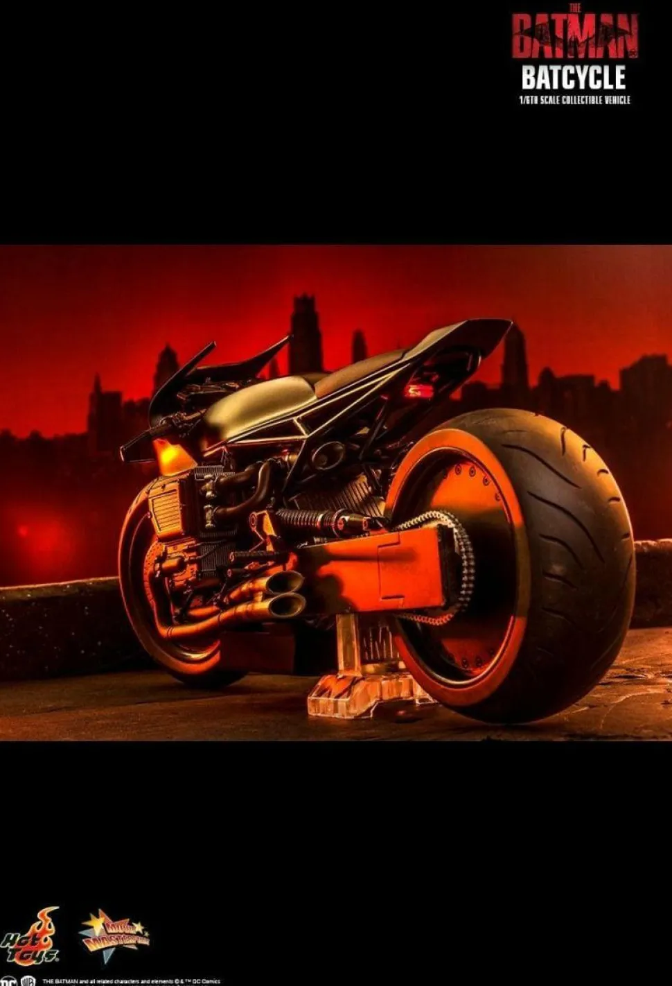 The Batman (2022) - Batcycle 1/6th Scale Hot Toys Action Figure Vehicle Accessory