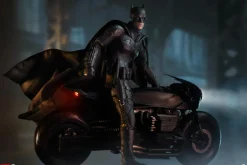 The Batman (2022) - Batman 19" Premium Format Statue