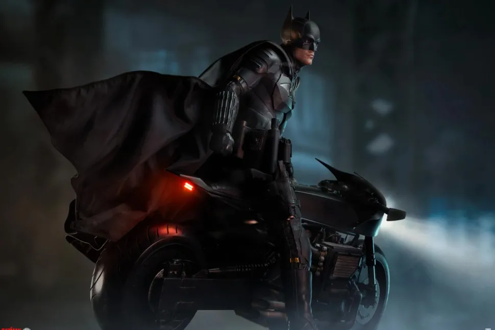 The Batman (2022) - Batman 19" Premium Format Statue