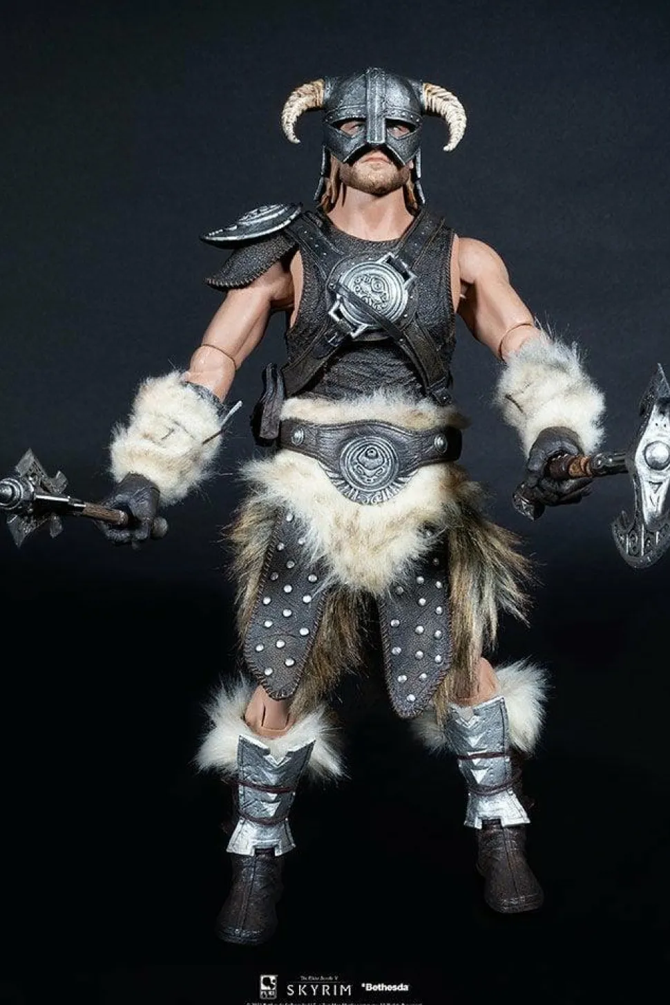 The Elder Scrolls V: Skyrim - Dragonborn Deluxe 1/6th Scale Action Figure