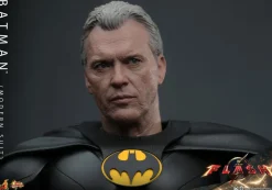 The Flash (2023) - Batman (Modern Suit) 1/6th Scale Hot Toys Action Figure