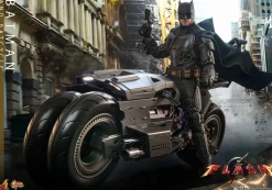 The Flash - Batman & Batcycle 1/6th Scale Hot Toys Action Figure (Set of 2)