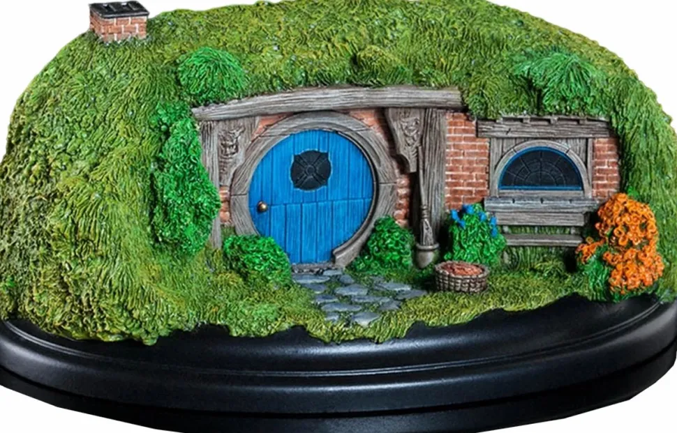 The Hobbit - 26 Gandalf's Cutting Hobbit Hole 3" Diorama Statue