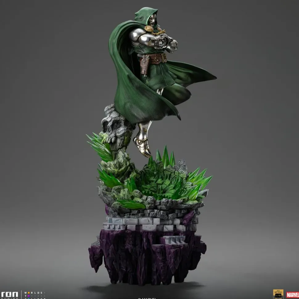 The Infinity Gauntlet - Doctor Doom Deluxe Edition 1/10th Scale Statue
