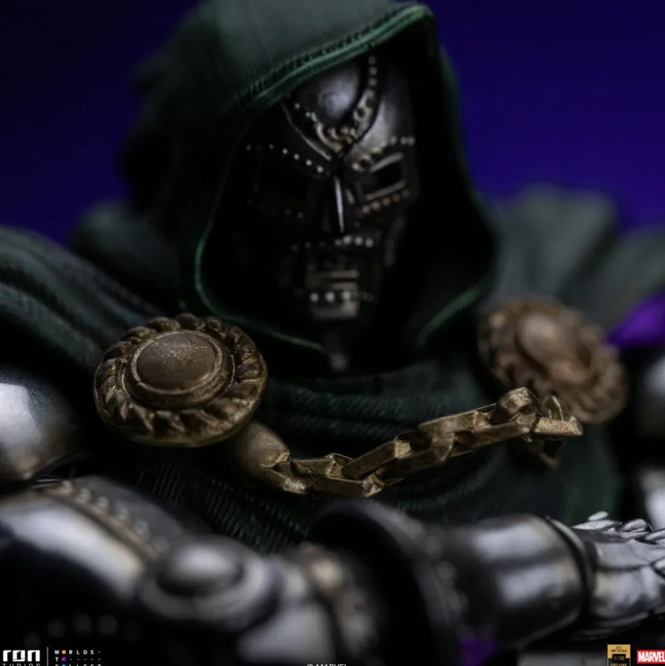 The Infinity Gauntlet - Doctor Doom Deluxe Edition 1/10th Scale Statue