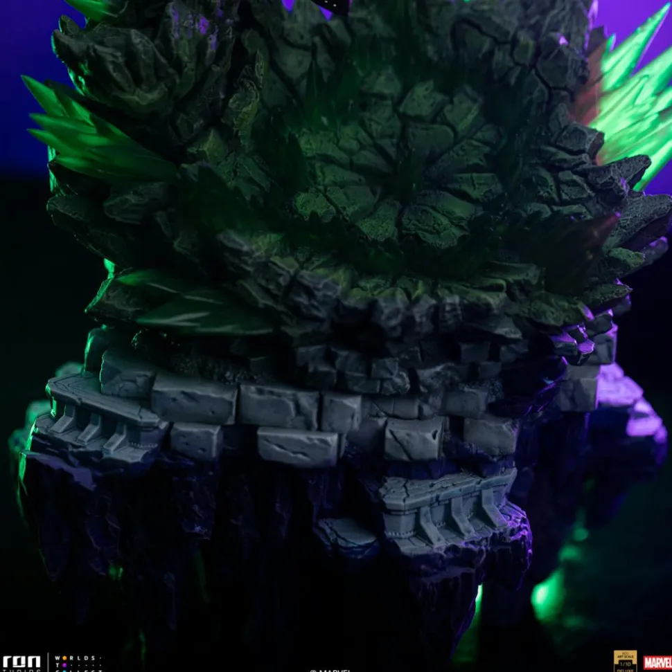 The Infinity Gauntlet - Doctor Doom Deluxe Edition 1/10th Scale Statue