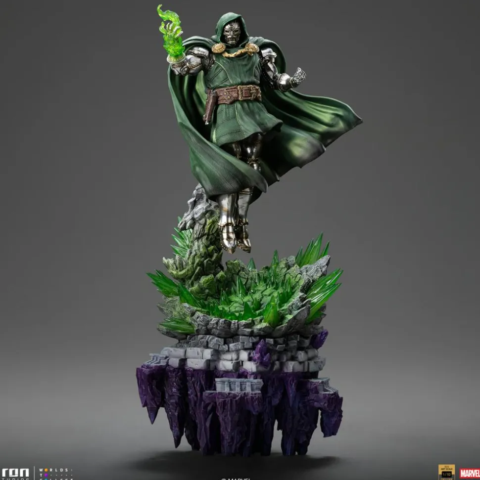 The Infinity Gauntlet - Doctor Doom Deluxe Edition 1/10th Scale Statue
