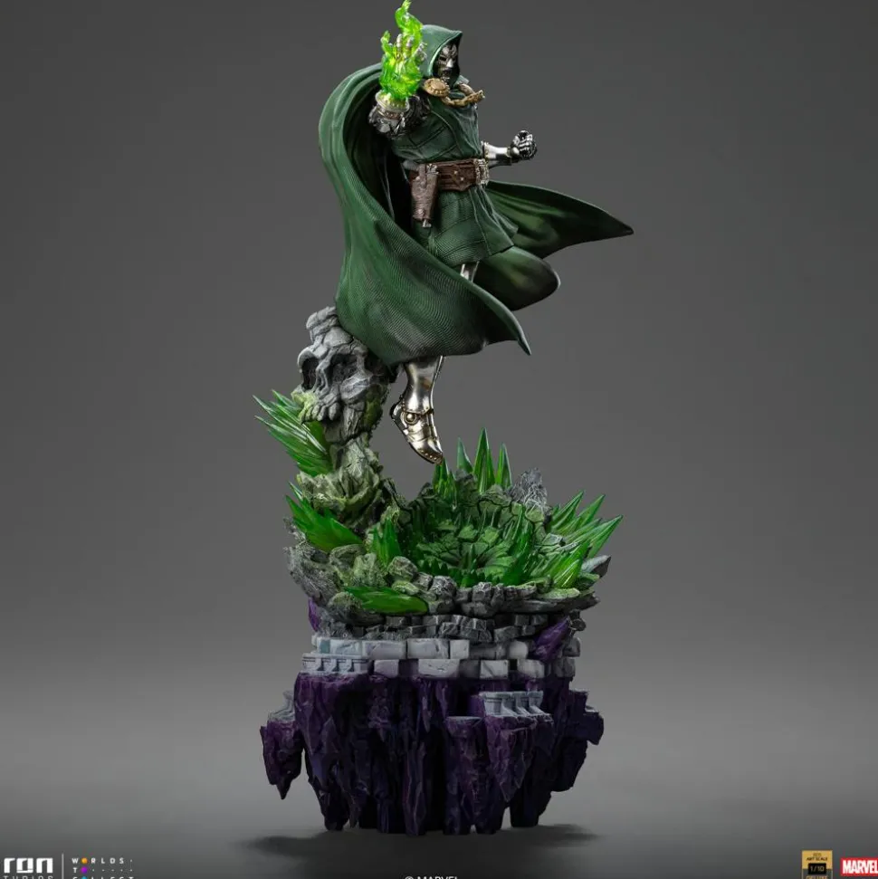 The Infinity Gauntlet - Doctor Doom Deluxe Edition 1/10th Scale Statue
