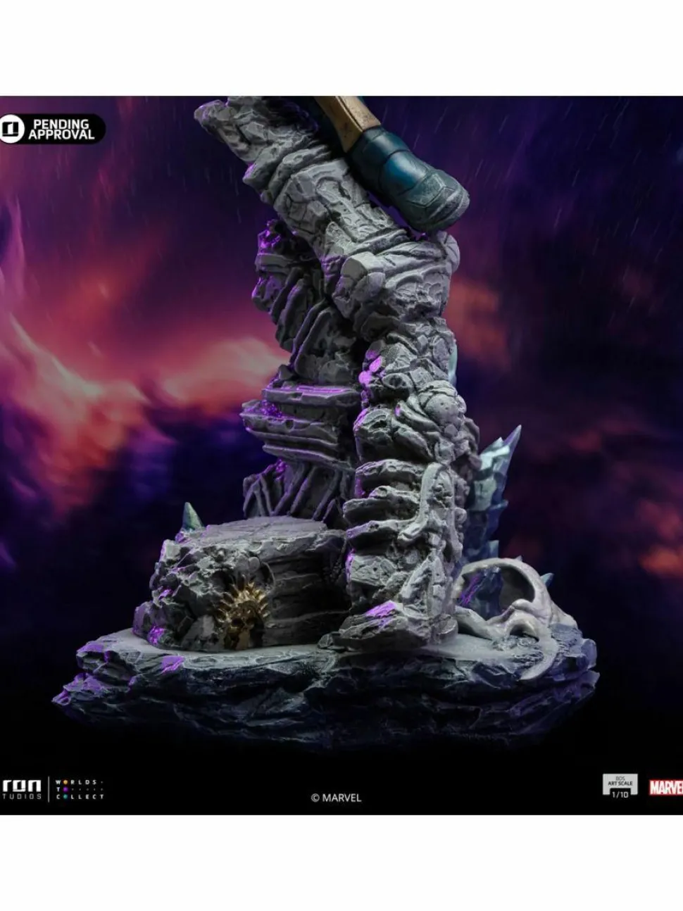 The Infinity Gauntlet - Nova 1/10th Scale Statue